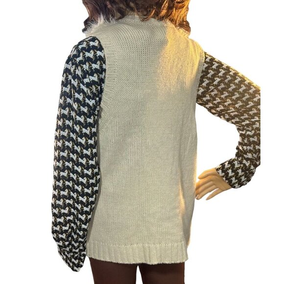 (5 for $25) Xhilaration Shaggy Sweater Vest in Cream Size Small - Picture 4 of 5